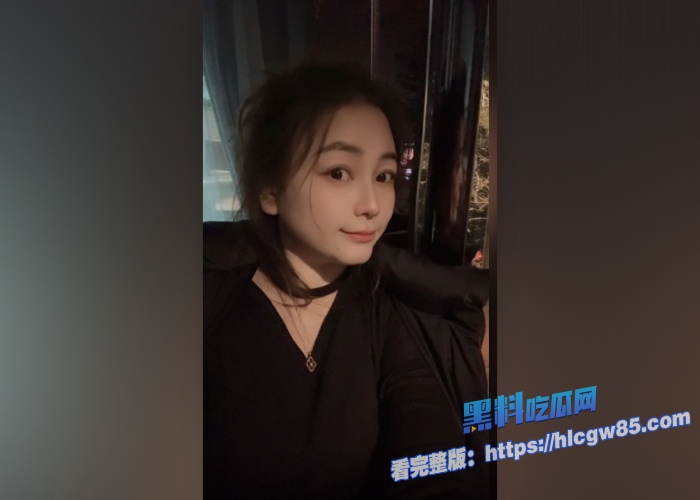 禽兽儿子苦劝老妈骚穴开苞 1