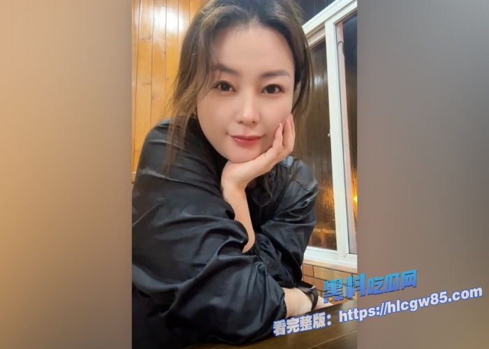 禽兽儿子苦劝老妈骚穴开苞 5