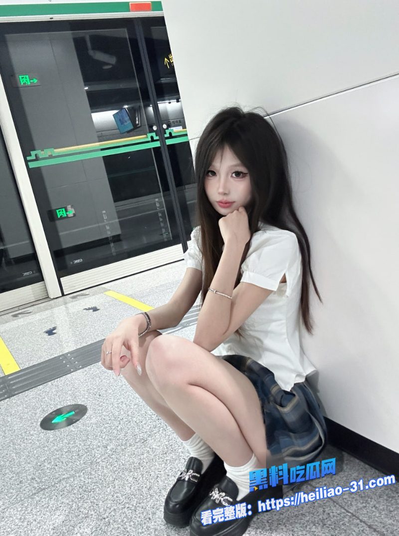 JK制服反差小萝莉私密视频曝光清纯妹妹穿黑丝被哥哥发现秘密2 JK制服反差小萝莉私密视频曝光清纯妹妹穿黑丝被哥哥发现秘密2