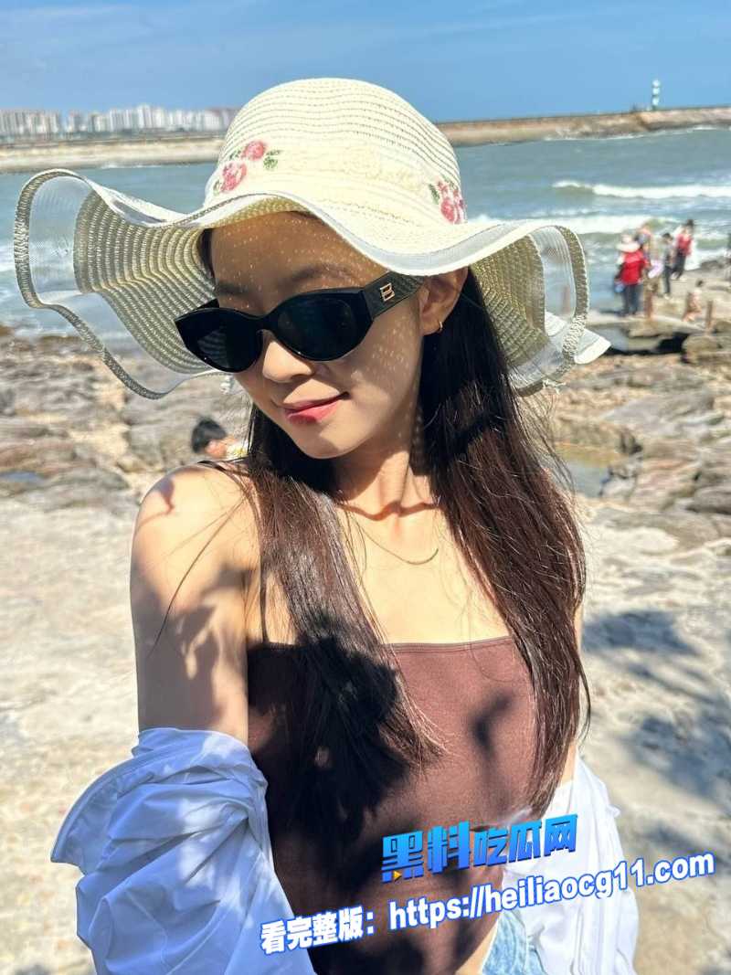 高颜值女大学生0
