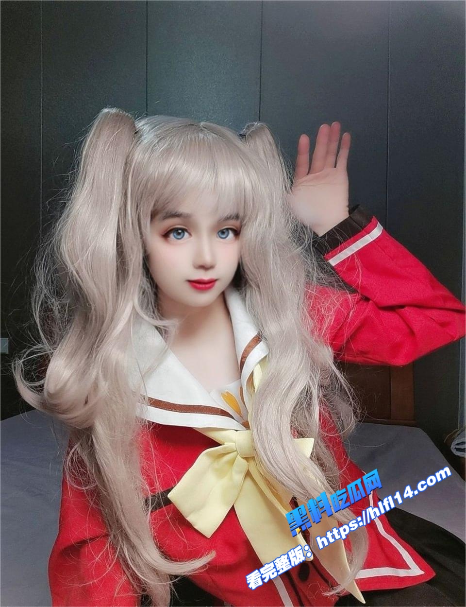 onlyfans清纯大奶萝莉 小兔绵绵 cos友利奈绪 自慰无毛骚黑穴 淫水多得能淹床！ 图1