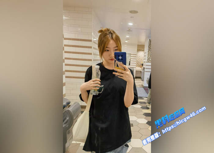 曲阜师范大学反差学生妹 李欣茹 自拍洗澡视频 用小脚丫帮同学按摩鸡鸡 反差感十足2 曲阜师范大学反差学生妹 李欣茹 自拍洗澡视频 用小脚丫帮同学按摩鸡鸡 反差感十足2