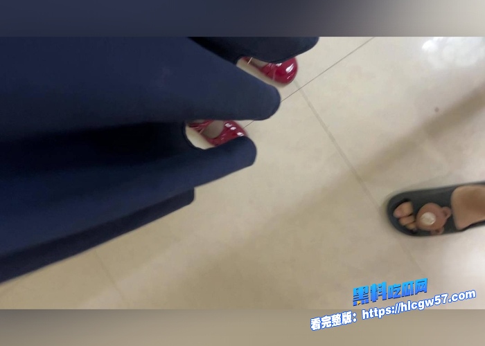 海角姐弟乱伦姐夫在楼下等着我在楼上内射完姐姐不擦带着我的精液见他全程对白精彩 图1