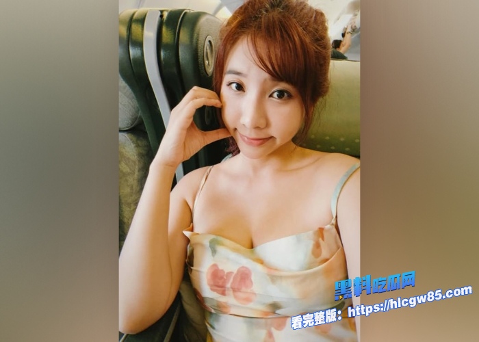 台湾女优吴梦梦四位性感小护士制服全脱互相揉奶3.jpg