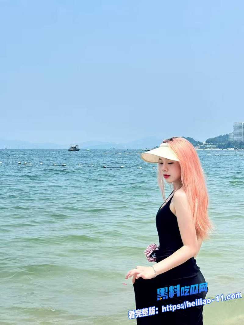 反差母狗巨乳主播辣妹子辣辣直播玩精油开胸 2