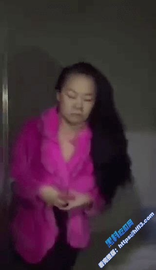真实捉奸！富婆约炮小伙 结果被老公带人捉奸 奸夫被揍得大哭 这胆子还学人家偷情？2