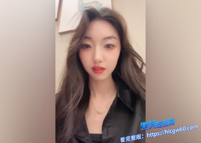 玩物高颜值女王 凉子 双s圣水口水玉足调教男奴直播回放,绝美嫩足抖m看一秒就硬 全程言语羞辱 5 玩物高颜值女王 凉子 双s圣水口水玉足调教男奴直播回放,绝美嫩足抖m看一秒就硬 全程言语羞辱 5