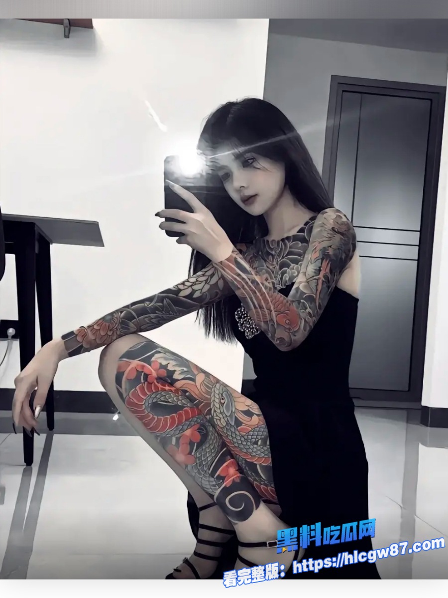 花臂花奶多毛逼女神自慰 3 花臂花奶多毛逼女神自慰 3