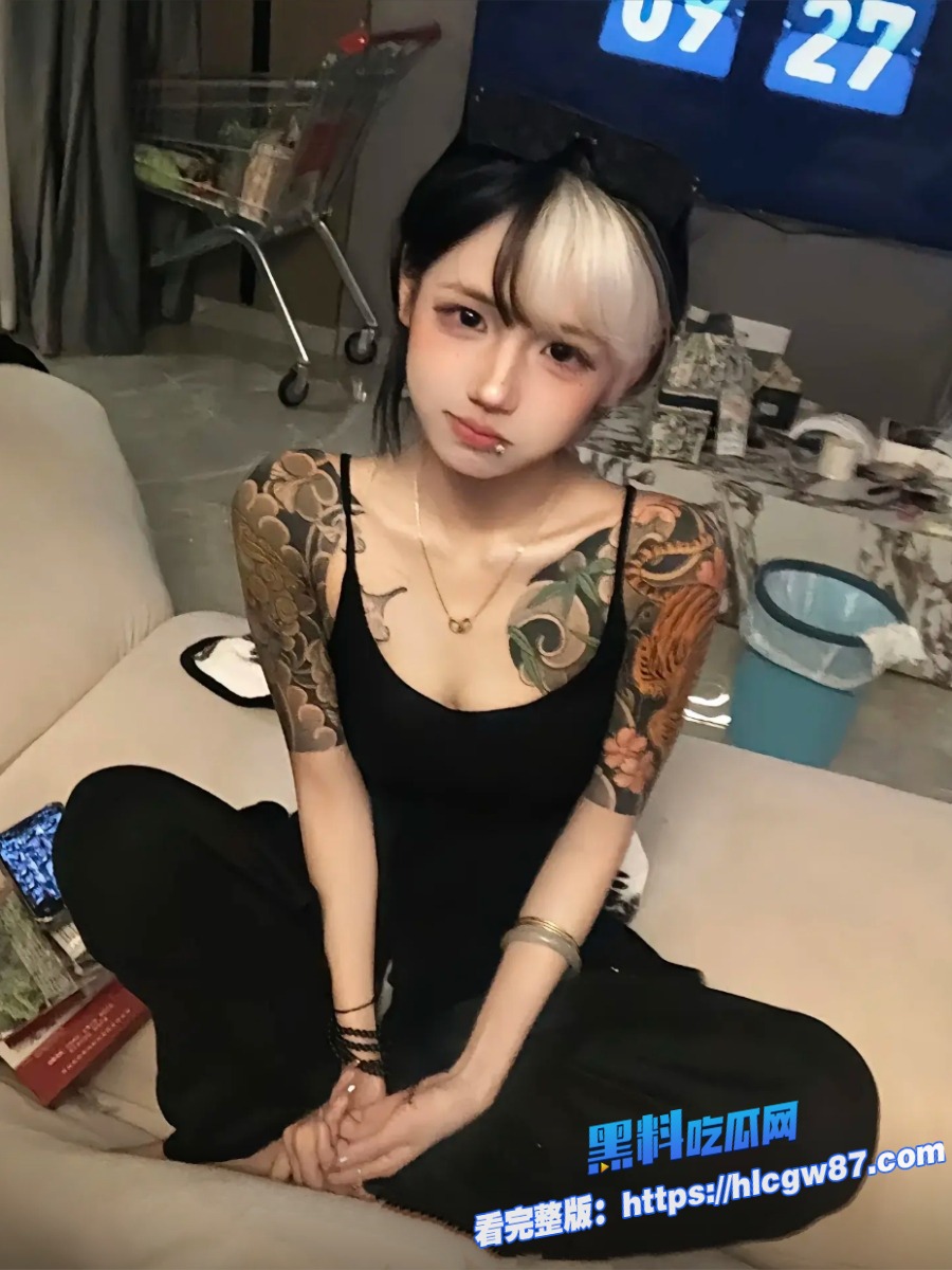 花臂花奶多毛逼女神自慰 5 花臂花奶多毛逼女神自慰 5