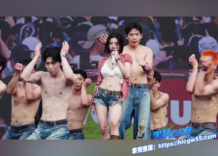 韩国女团IZONE明星 权恩妃 现场热舞大秀 豪华巨乳摇晃特写慢动作 这Q弹奶子 给我牛子都看硬了！ 3WH700x500px1