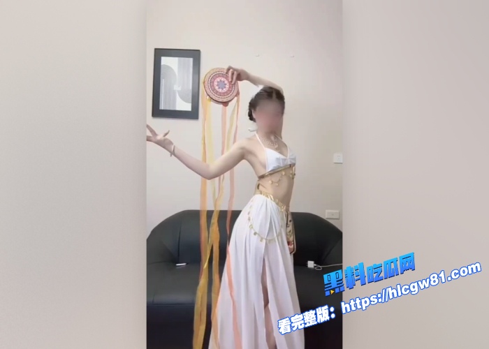 恒大歌舞团内部选秀视频这才是舞蹈生就业的方向纯正的裸体舞蹈高颜值好身材顶级舞蹈完整版曝光一次看个够 图10