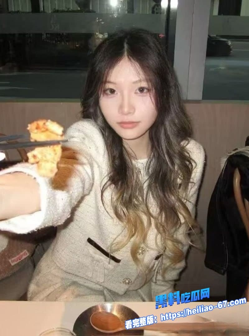 湖南大学生赵佳琪被金主爸爸操成专属小肉奴男友气炸怒曝无码视频13 湖南大学生赵佳琪被金主爸爸操成专属小肉奴男友气炸怒曝无码视频13