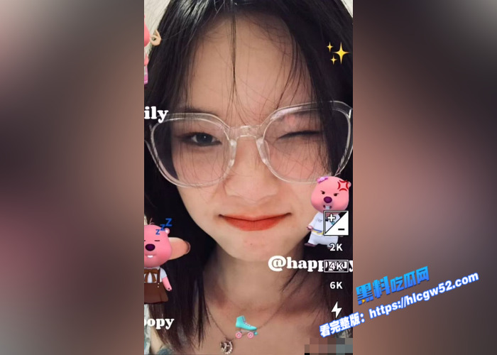 真实偷拍!偷拍自己的姐姐和表妹洗澡 姐姐身材苗条很有御姐范 表妹酮体粉嫩 诱惑力十足7 真实偷拍!偷拍自己的姐姐和表妹洗澡 姐姐身材苗条很有御姐范 表妹酮体粉嫩 诱惑力十足7