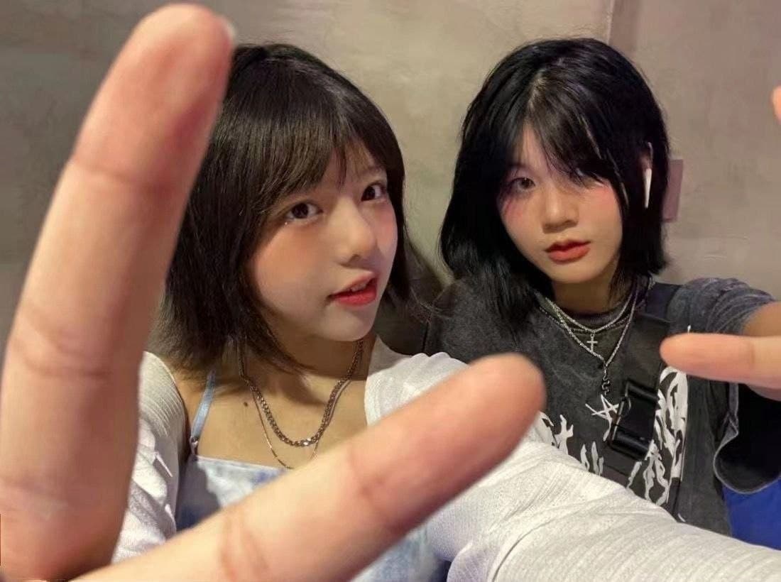 可爱美少女 李月 反差母狗私下是金主的母狗各种调教自慰啪啪