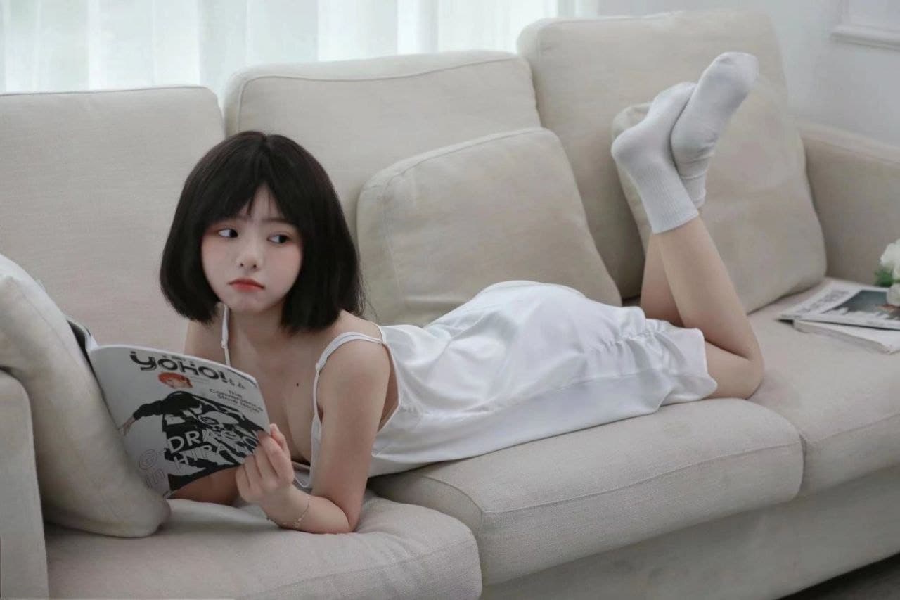 可爱美少女 李月 反差母狗私下是金主的母狗各种调教自慰啪啪
