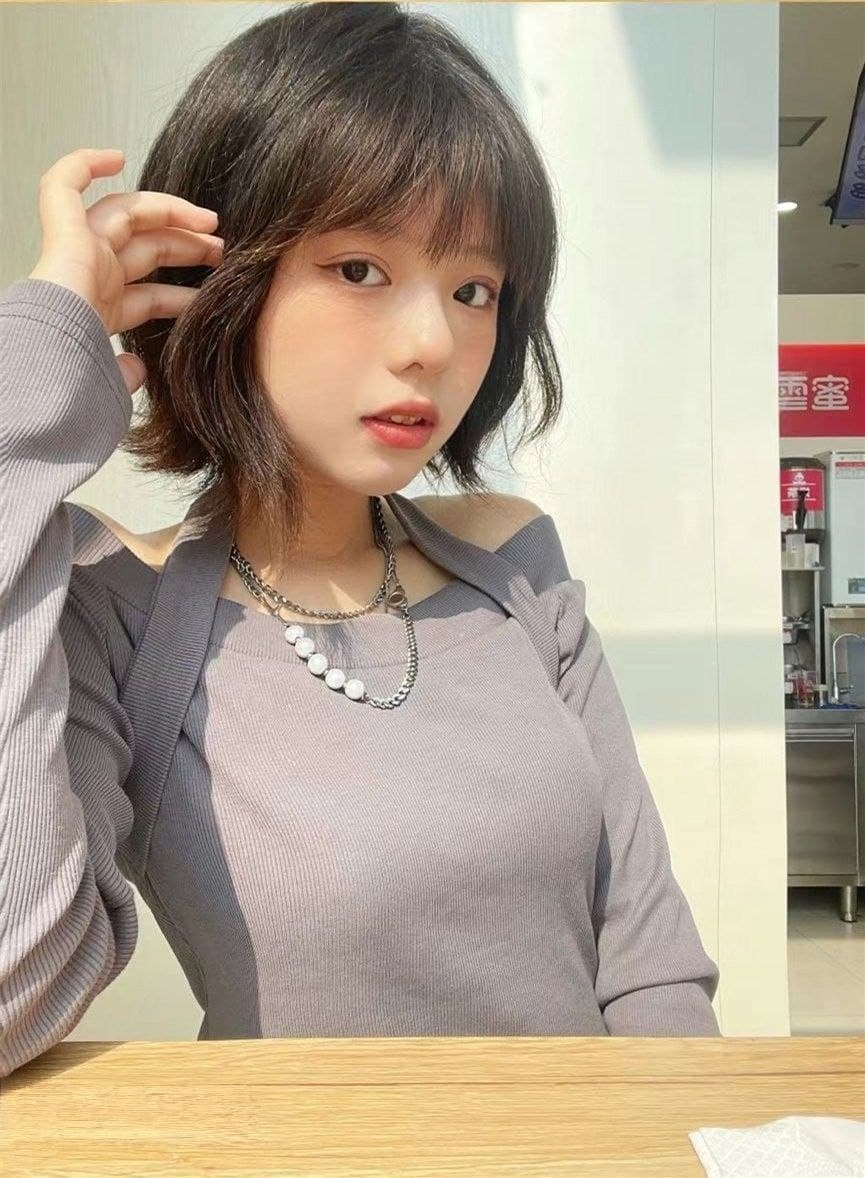 可爱美少女 李月 反差母狗私下是金主的母狗各种调教自慰啪啪