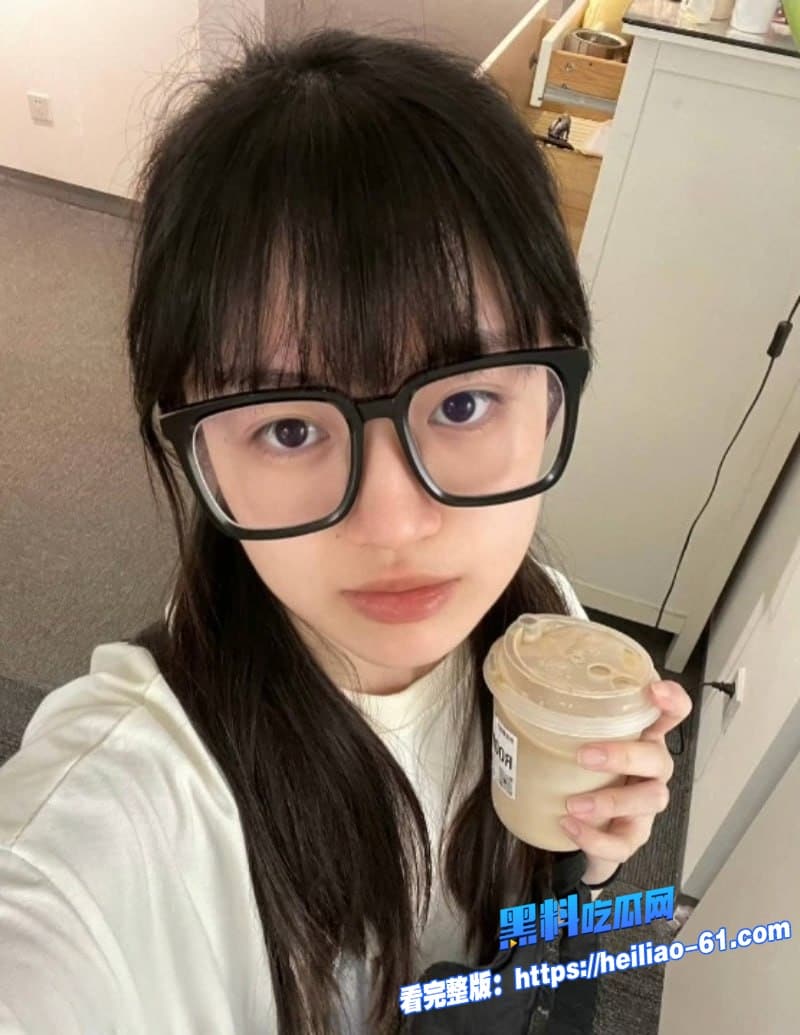 浙江工商大学班花王奕瑾劈腿翻车前任怒甩口交性爱视频清纯眼镜妹秒变母狗8 浙江工商大学班花王奕瑾劈腿翻车前任怒甩口交性爱视频清纯眼镜妹秒变母狗8