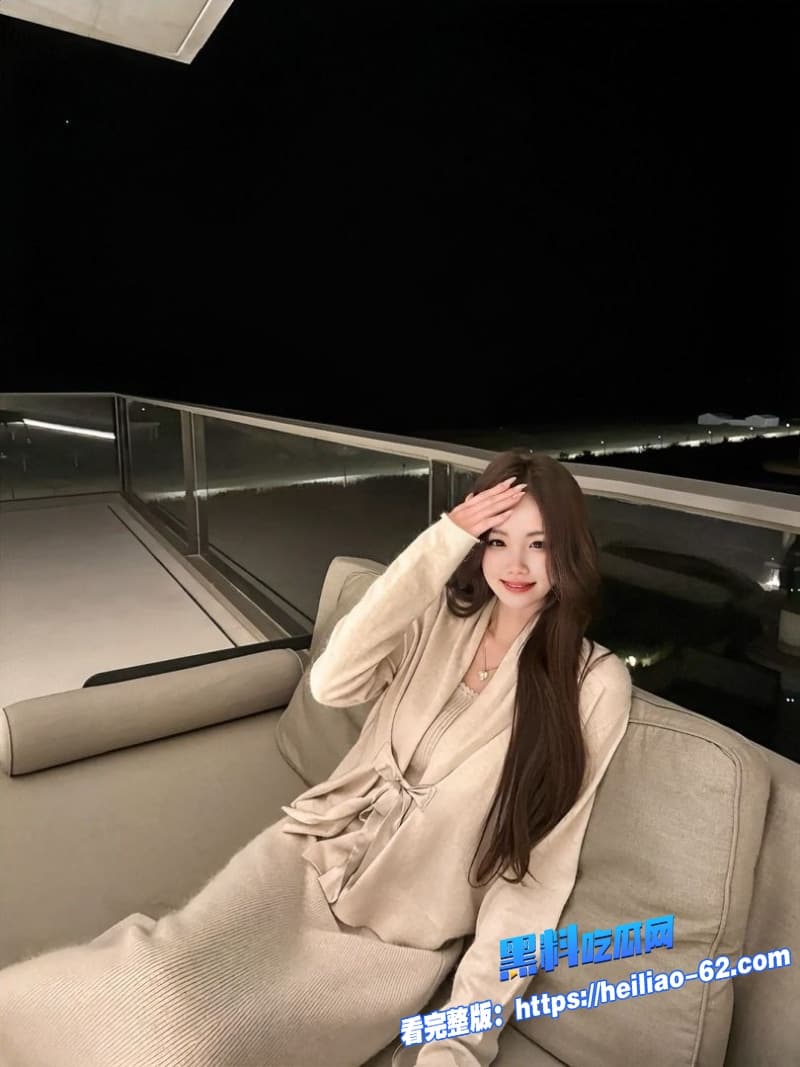 海角兄妹乱伦堂哥骗堂妹回家爆日她床上疯狂抽插直接内射美鲍镜头特写拉满3