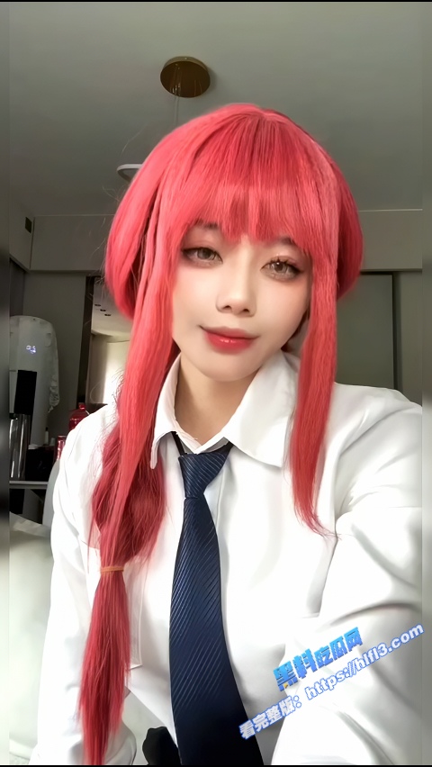 极品福利姬 九言 cos玛奇玛骑乘自慰 坐在假阳具上直插到底 表情极其淫荡销魂！1