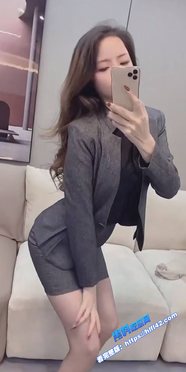 快手网红So洋洋高颜值少妇自慰视频泄密丝袜美足丁字裤诱惑视频足控福利 图2