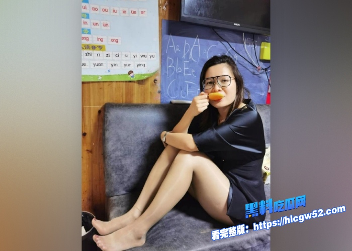 海角母子乱伦大神近水楼台先艹妈想舔妈妈的骚逼妈妈却不让我舔这偷拍技术牛逼 图1WH700x500px 海角母子乱伦大神近水楼台先艹妈想舔妈妈的骚逼妈妈却不让我舔这偷拍技术牛逼 图1WH700x500px
