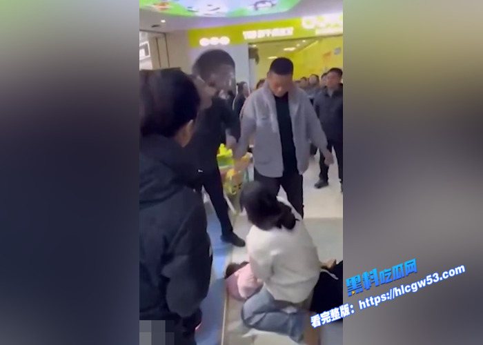 真实捉奸！江苏中钰商业广场 原配打小三 扒掉衣服把奶子按在地上摩擦 最喜欢看女人打架了6