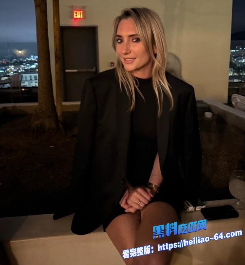 法国女星诺拉莱姆布尔裸露镜头曝光NicolasLeFloch里私密部位看得网友们直呼过瘾6