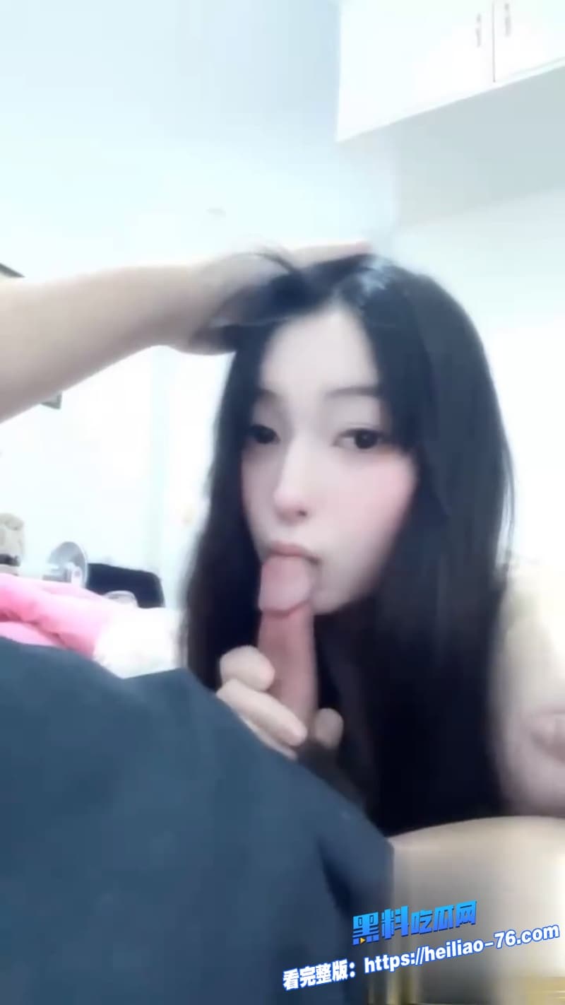 广州美院清纯学妹王羽佳约炮视频流出自带女仆装全自动摇活儿绝对好到爆3 广州美院清纯学妹王羽佳约炮视频流出自带女仆装全自动摇活儿绝对好到爆3