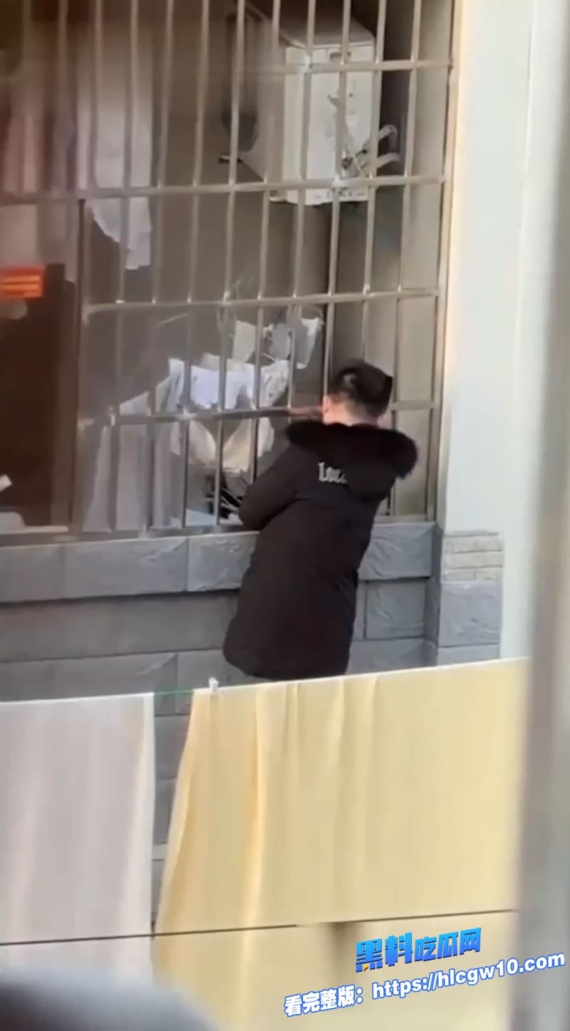 变态男子公司强吻女同事被辞退反手索赔公司16万手机海量猥琐视频已流出简直脸皮厚到没边了2
