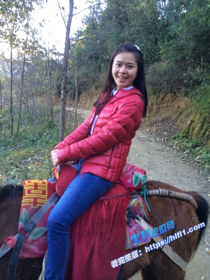 苏州某建筑公司老板 包养年轻妹子当情妇 母狗被压在身下猛操嫩穴 叫声极度淫荡！2