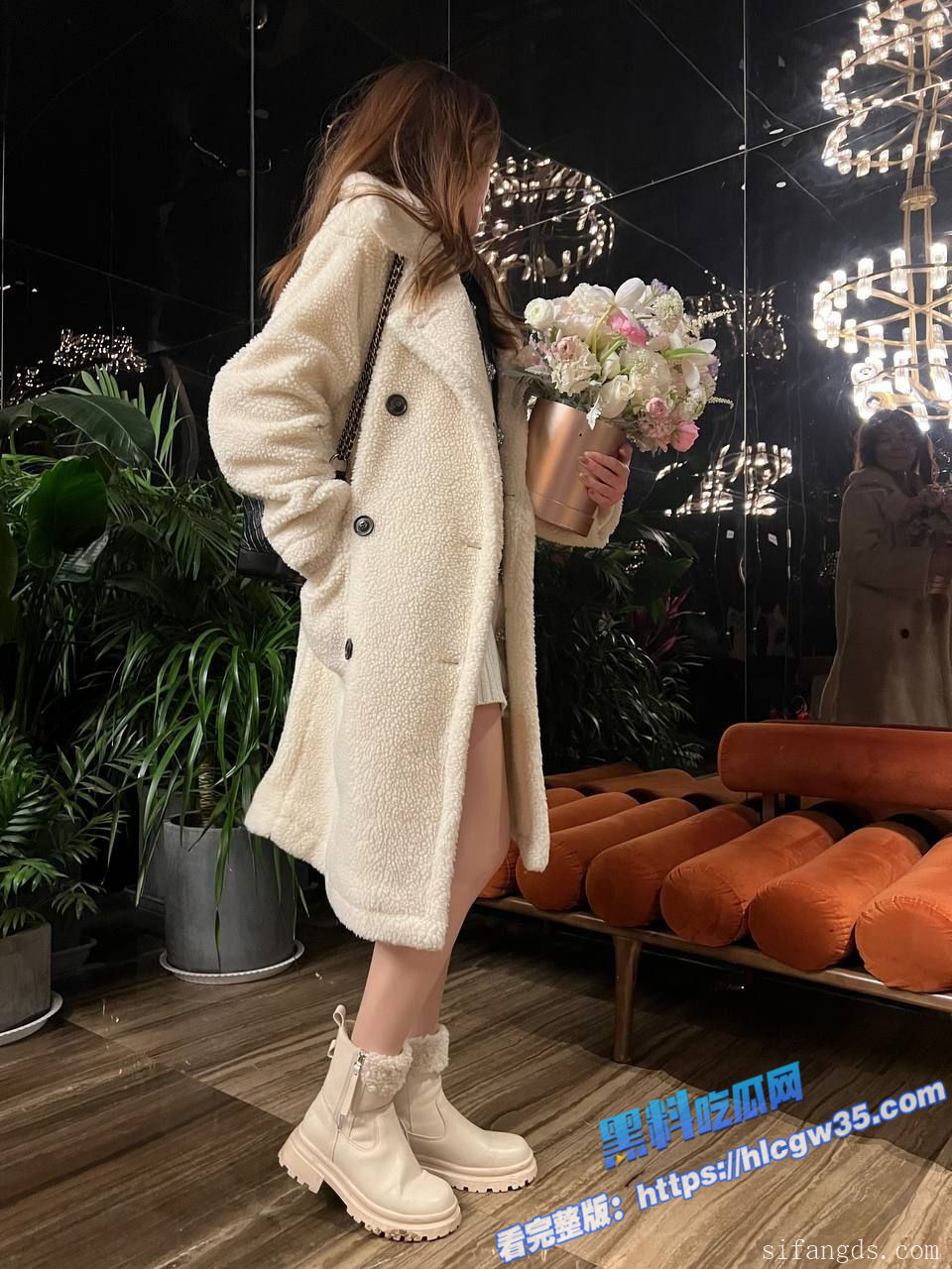 推特大神 BMWZ 约炮极品高颜值母狗 包厢做爱后后入射精 简直太骚了32