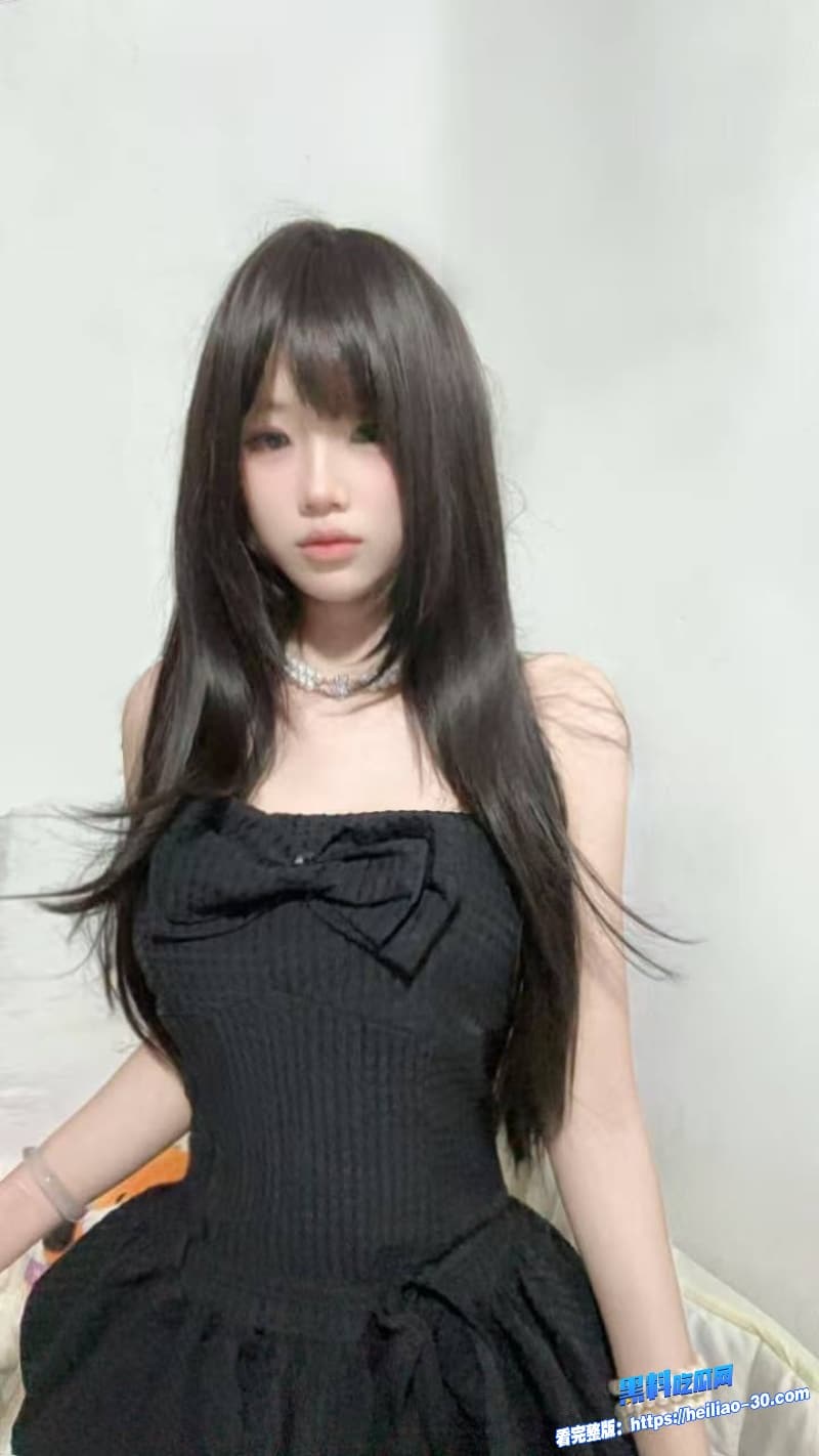 长腿丝袜反差女神Andmlove化身美乳大胸少妇下班兼职援交进门就问老板服务价码 1 长腿丝袜反差女神Andmlove化身美乳大胸少妇下班兼职援交进门就问老板服务价码 1