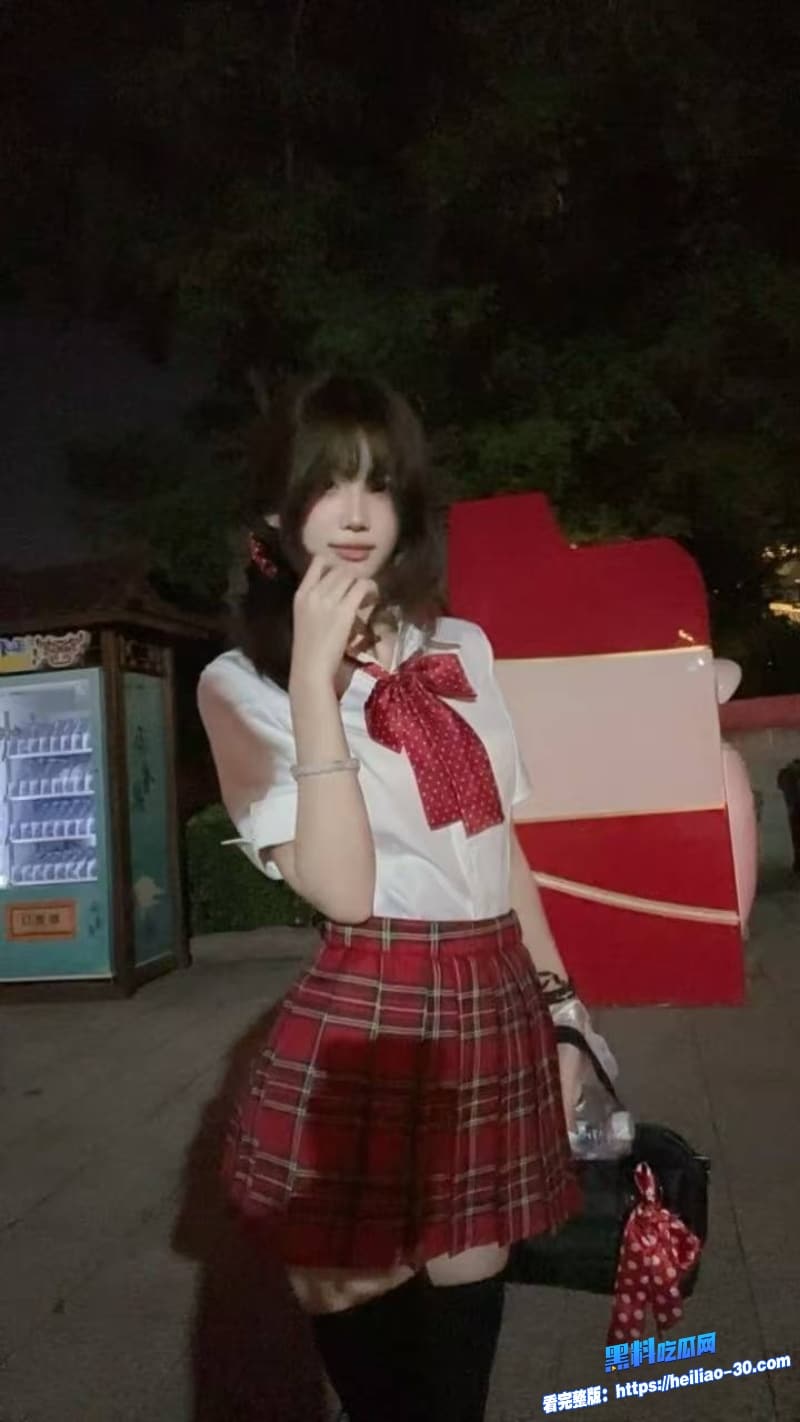 长腿丝袜反差女神Andmlove化身美乳大胸少妇下班兼职援交进门就问老板服务价码 9 长腿丝袜反差女神Andmlove化身美乳大胸少妇下班兼职援交进门就问老板服务价码 9