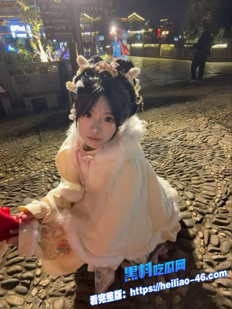 海角姐弟乱伦趁父母不在家骚货弟弟勾引极品姐姐主动跪地深喉口交母狗本性根本藏不住 9