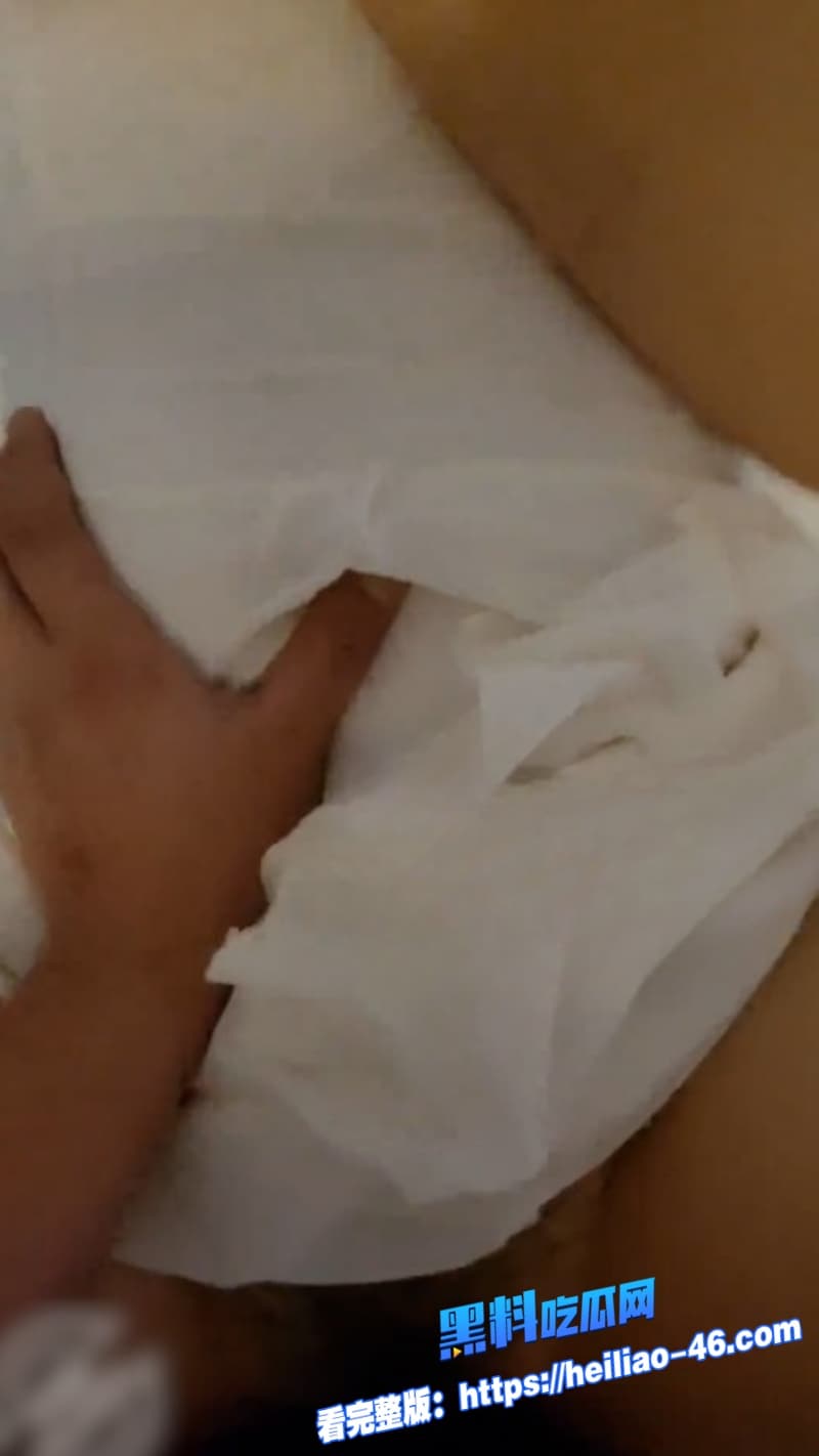 海角姐弟乱伦趁父母不在家骚货弟弟勾引极品姐姐主动跪地深喉口交母狗本性根本藏不住 5
