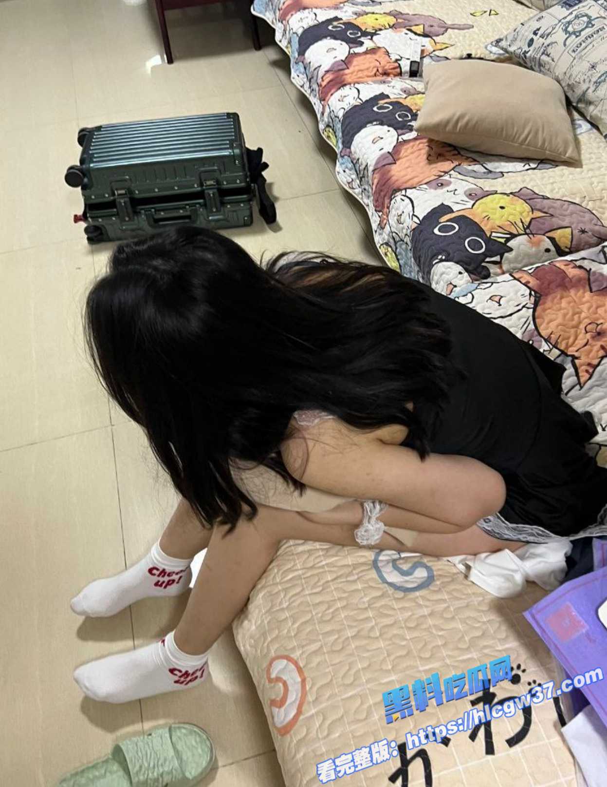 4腼腆眼睛大学生妹 私下反差居然喜欢口交舔鸡巴无套中出视频流出 4腼腆眼睛大学生妹 私下反差居然喜欢口交舔鸡巴无套中出视频流出