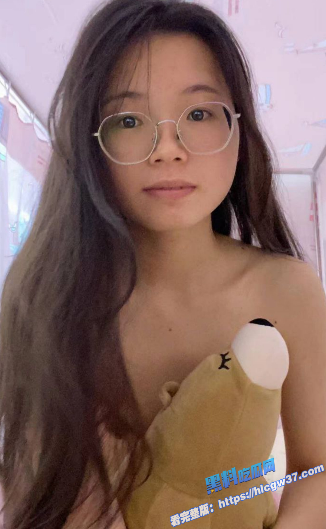 28腼腆眼睛大学生妹 私下反差居然喜欢口交舔鸡巴无套中出视频流出 28腼腆眼睛大学生妹 私下反差居然喜欢口交舔鸡巴无套中出视频流出