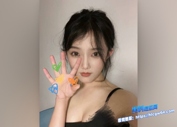山东颜值超高的学生萝莉跟男友做爱视频流出口交口爆射了一嘴吞精疯狂的中出后入骚叫不断全程露脸颜值天花板 图1