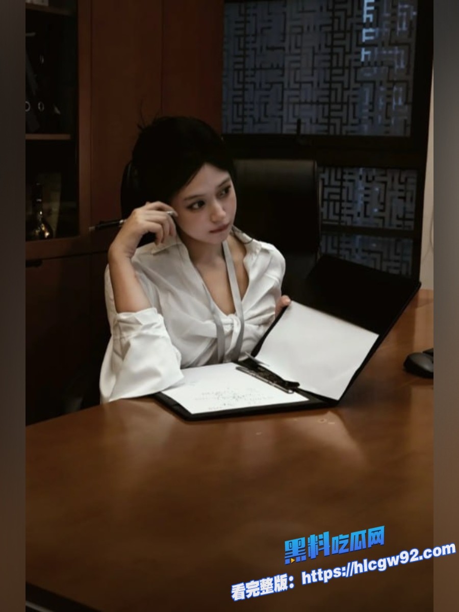 高颜值黑丝女高管被老板潜规则视频流出3 高颜值黑丝女高管被老板潜规则视频流出3