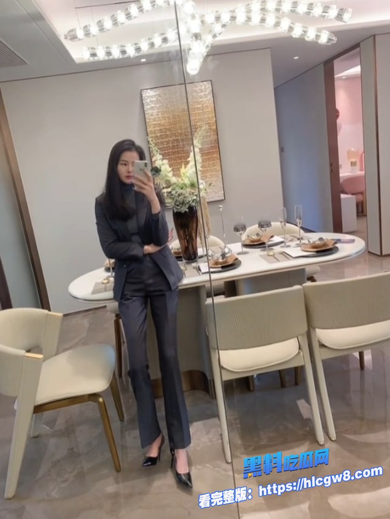 瓜友投稿上海置业顾问蒋燕女神级性感美女背着男友上班时间2 瓜友投稿上海置业顾问蒋燕女神级性感美女背着男友上班时间2