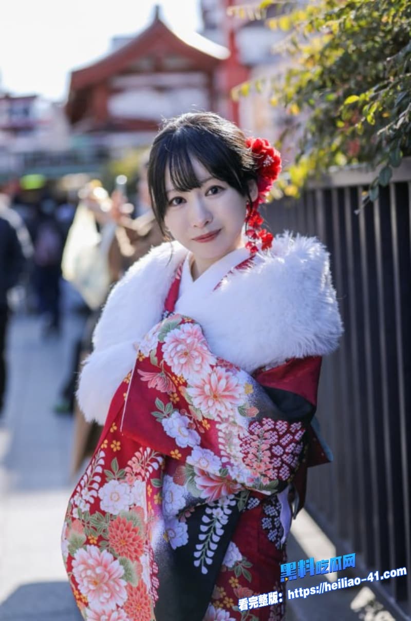 onlyfans超人气女神yuahentaicos原神刻晴身穿黑丝全程露脸手持按摩棒疯狂自慰5