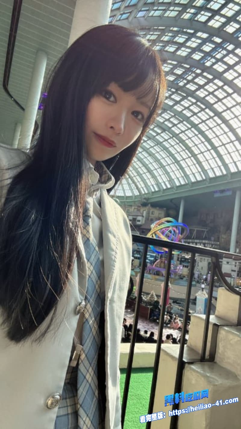 onlyfans超人气女神yuahentaicos原神刻晴身穿黑丝全程露脸手持按摩棒疯狂自慰7