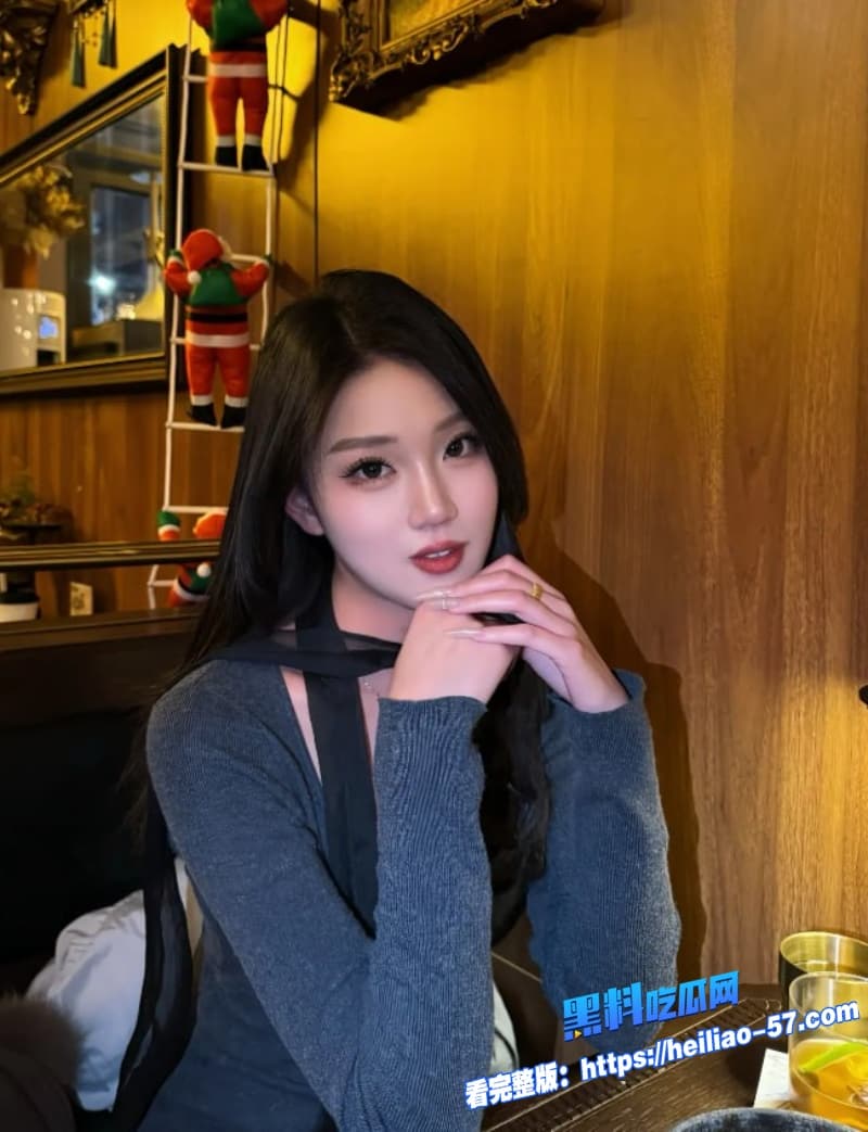 高颜值巨乳女神自拍视频流出身穿黑丝与男友69式互舔白虎穴被爆操全程诱惑满满3
