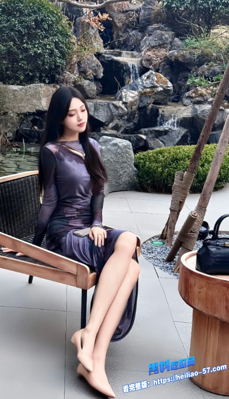 高颜值巨乳女神自拍视频流出身穿黑丝与男友69式互舔白虎穴被爆操全程诱惑满满6