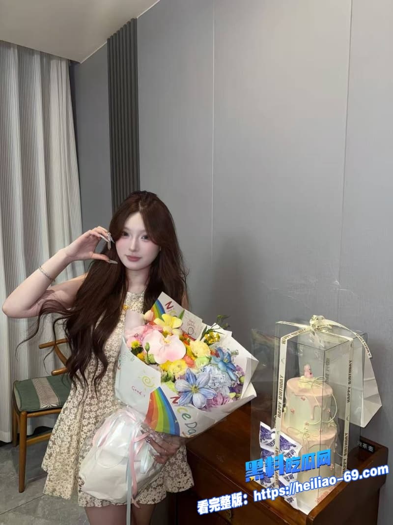 海角乱伦欲火难耐的哥哥大晚上直接上门在妹妹和妹夫床上猛干妹妹3