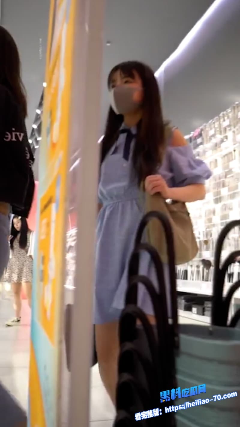 商场偷拍白领短裙小姐姐大长腿美女竟真空上阵粉嫩鲍鱼全程晃荡超骚7 商场偷拍白领短裙小姐姐大长腿美女竟真空上阵粉嫩鲍鱼全程晃荡超骚7