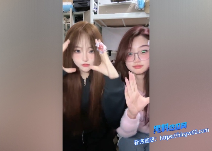 艺术学院清纯学生妹为钱陷入裸贷漩涡嘴叼内裤全裸跪地展示傲人身姿遭债主曝光淫荡私拍 图9
