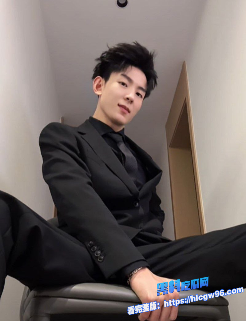 抖音顶流男网红F小奇不雅视频流出 10