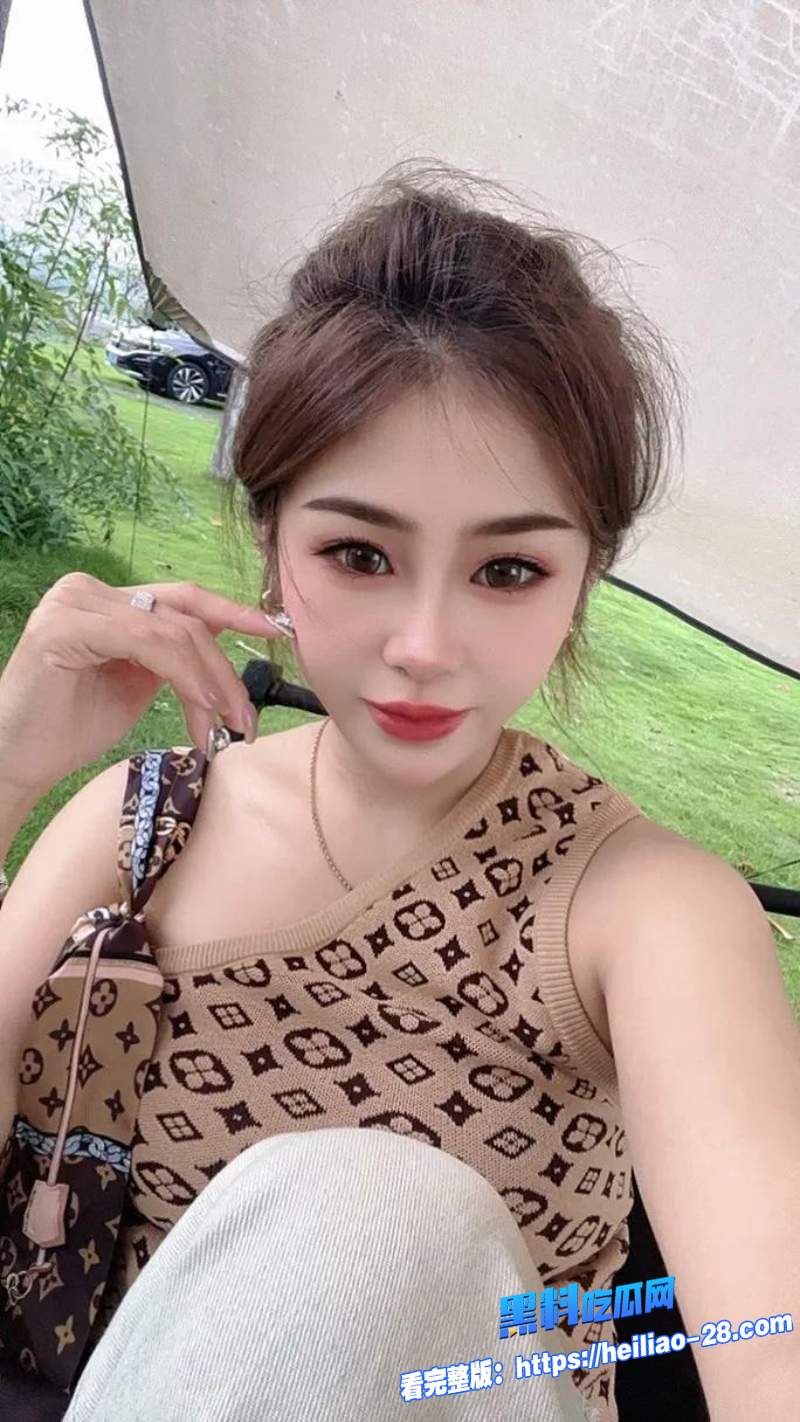 兄妹乱伦大姨妈刚走妹妹就忍不住翘班约哥开房直接被哥哥按床上狠狠干了一炮2
