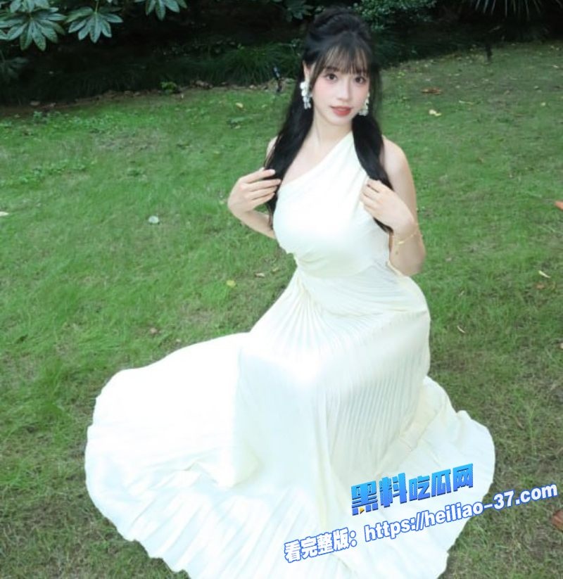 台湾高颜值网红苏畅最新大作翘臀巨乳与男友沙发激战2 台湾高颜值网红苏畅最新大作翘臀巨乳与男友沙发激战2